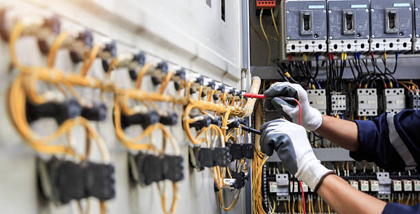 Professional Electrician technician working in Shadeland, IN